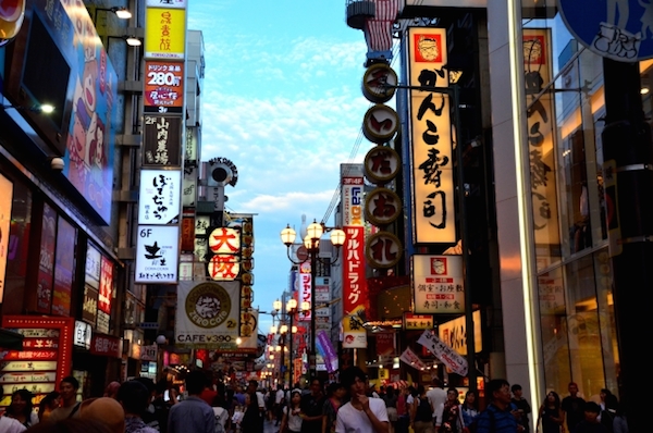 内照式スタンド看板とは?
